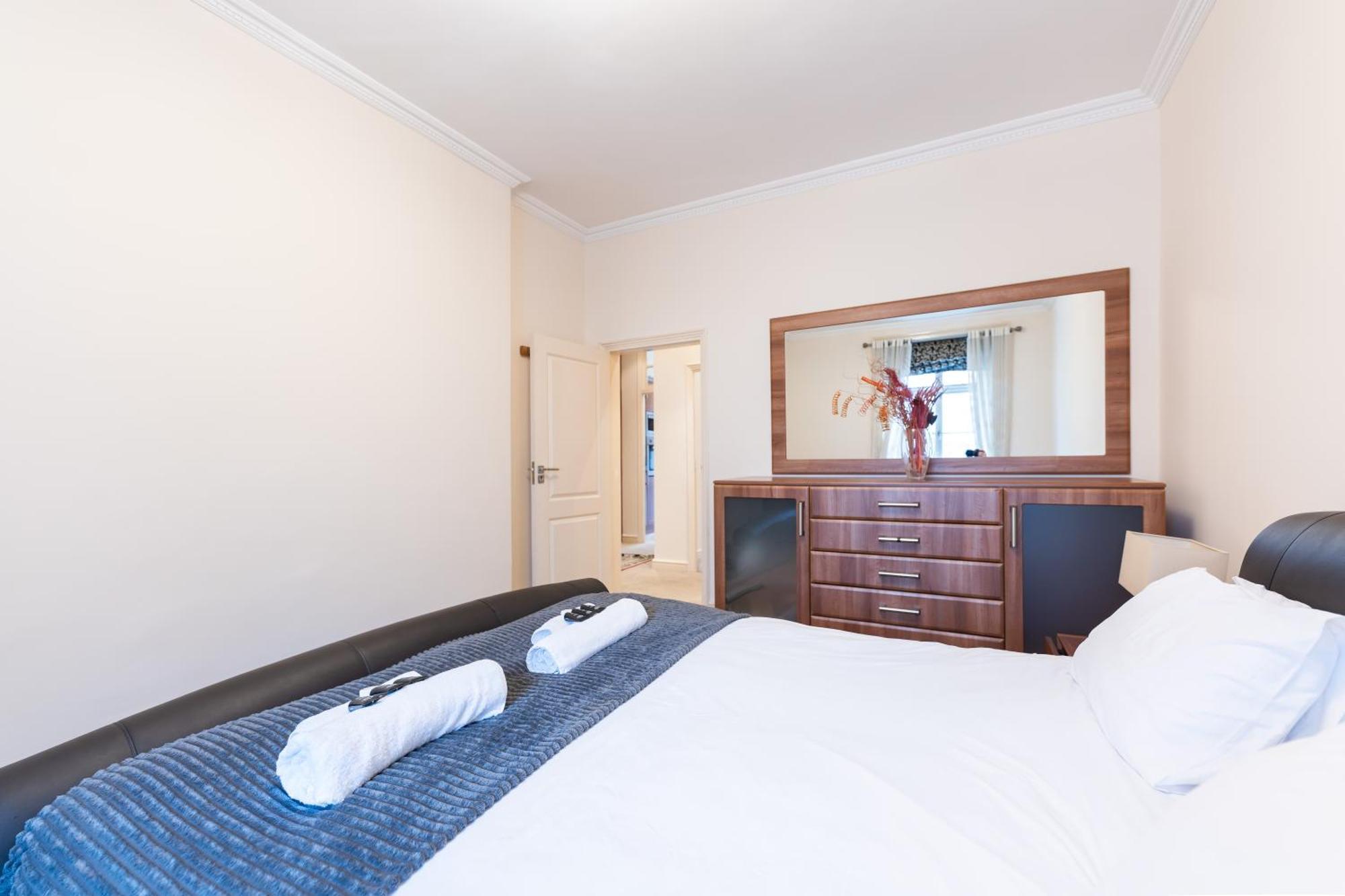 Luxury 4 Bedroom Flat In Sussex Gardens Appartement *