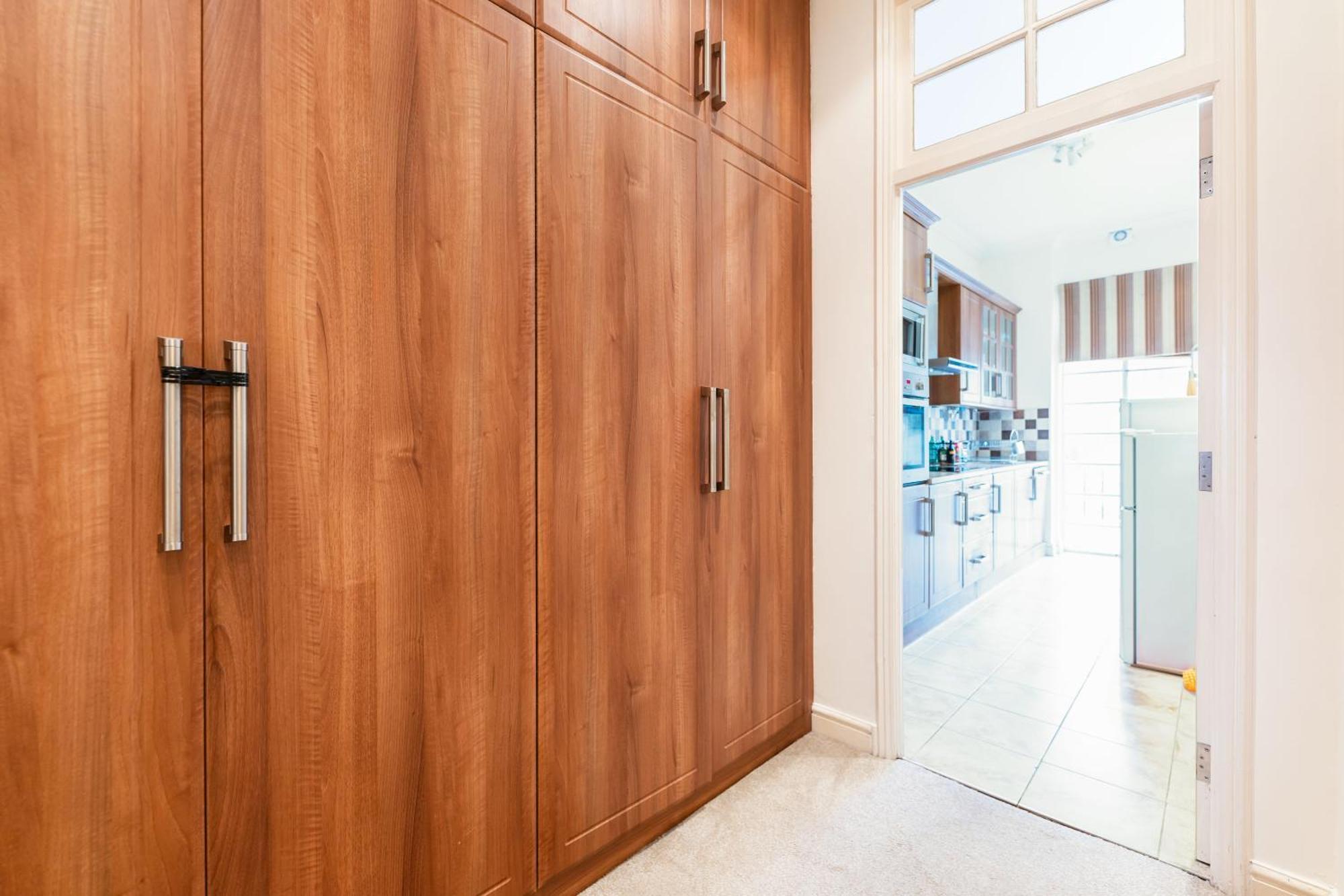 Luxury 4 Bedroom Flat In Sussex Gardens * Londres