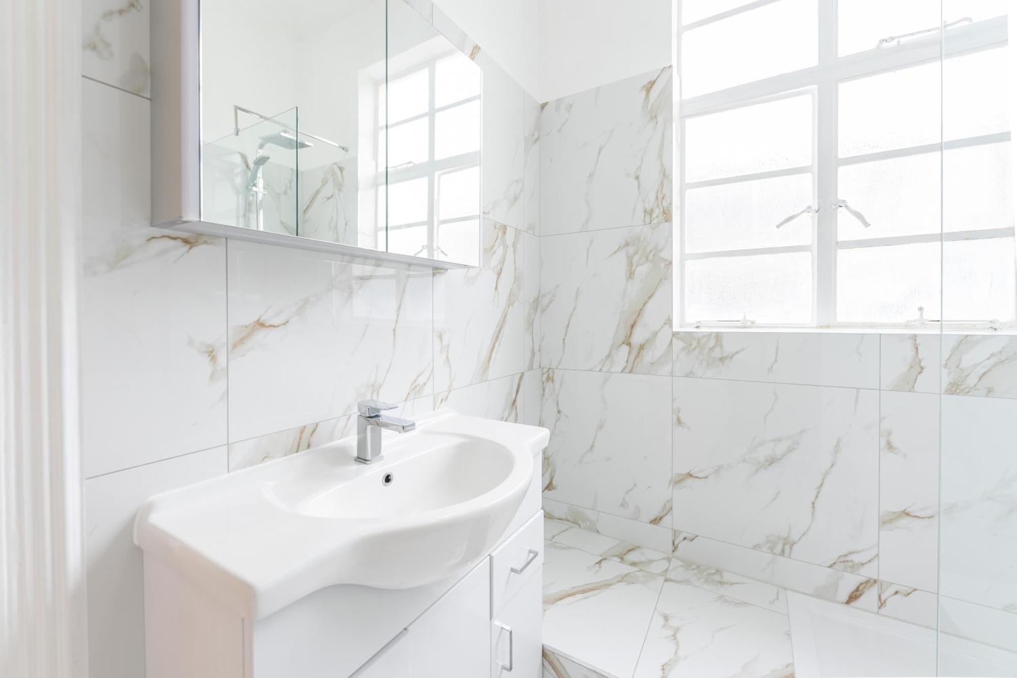 Luxury 4 Bedroom Flat In Sussex Gardens * Londres